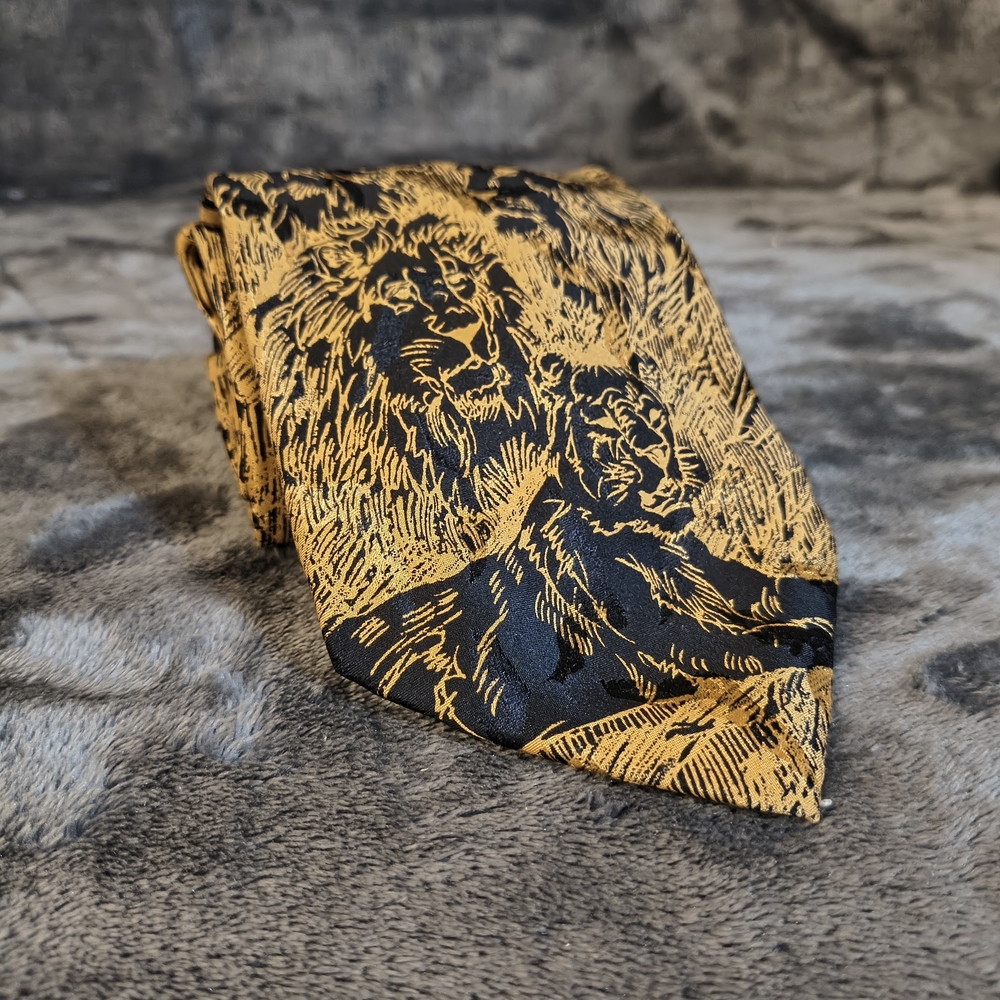 Lion Patterned Gold and Black Tie 100% Silk
